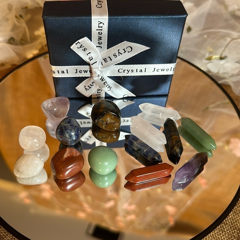 Crystals 14pcs for Jewelry or to Hold for their properties. Each Appx 1in